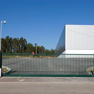 sliding gate