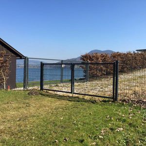 swing gate