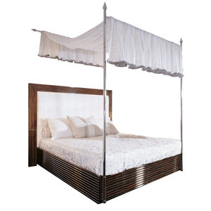 canopy bed
