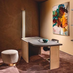 free-standing desk