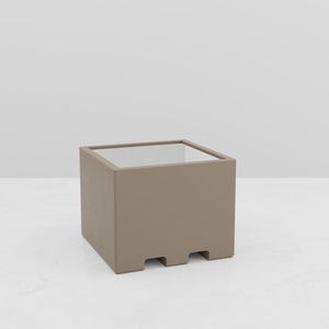 polyester planter