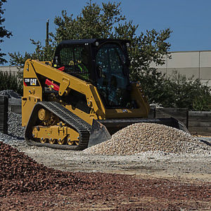 compact tracked loader