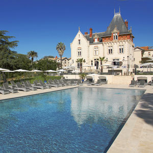 overflow swimming pool