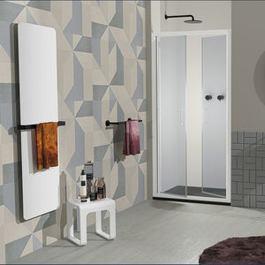 swing shower screen 1
