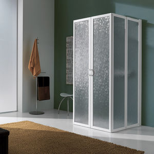 folding shower screen