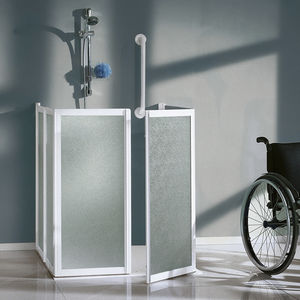 folding shower screen 1