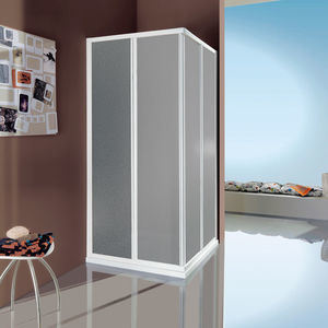 sliding shower screen