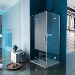 folding shower screen