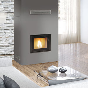 pellet fireplace / contemporary / closed hearth / built-in