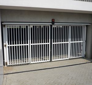 folding gate