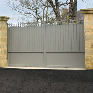swing gate