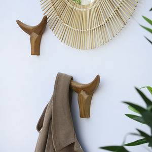 wall-mounted coat rack 1