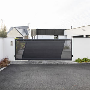 sliding gate
