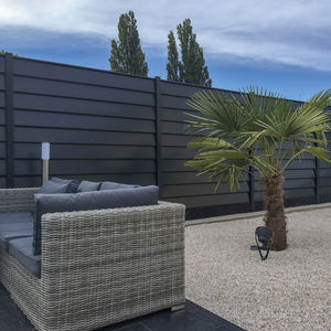 aluminum screen wall