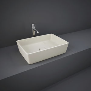 wall-mounted washbasin