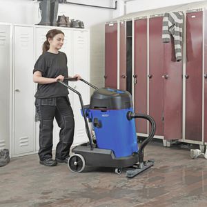 commercial vacuum cleaner