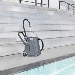 vacuum cleaner for commercial buildings 1