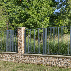 fence with bars 1