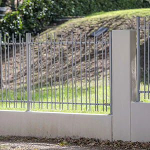 fence with bars 1