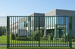 swing gate