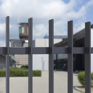 bar fence