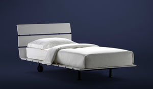 single bed / contemporary / lacquered wood / walnut
