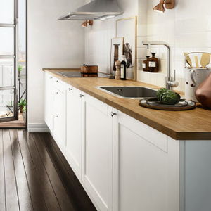 contemporary kitchen / wooden / lacquered / with handles