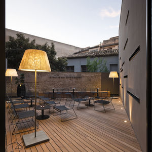 floor-standing lamp