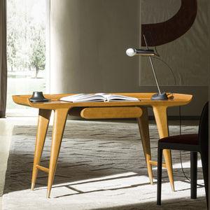 free-standing desk
