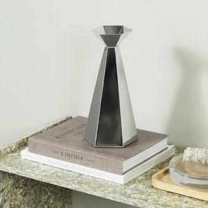 modern vase 1