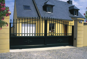 sliding gate 1