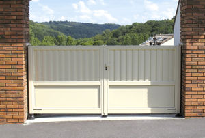 swing gates / aluminum / bar / home