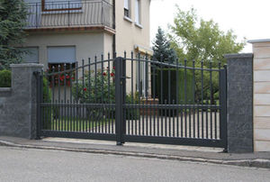 swing gate 1