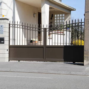 sliding gate 1