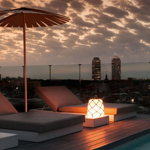 floor lamp