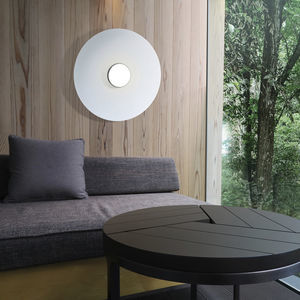 contemporary wall light