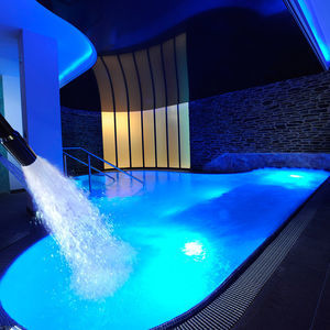 curved swimming pool