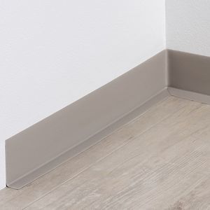 white skirting 1