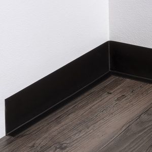black skirting 1