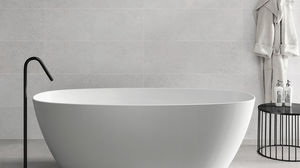 oval bathtub 1