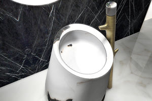 free-standing washbasin