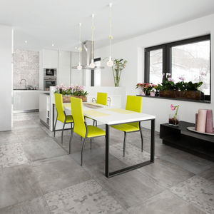 porcelain stoneware tile