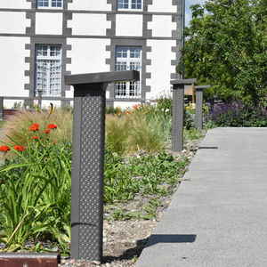 garden bollard light