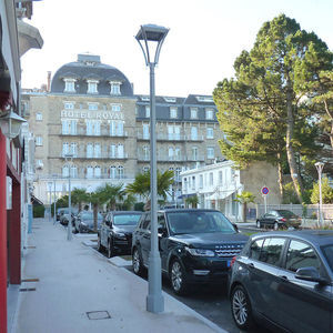 urban lamp post