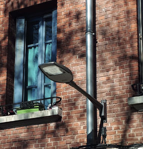 cast aluminum wall light 1