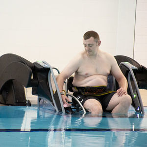 wheelchair lifting platform