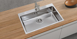 single-bowl kitchen sink