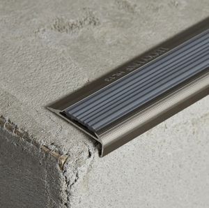 aluminum stair nosing