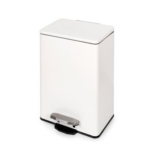 kitchen trash can 1