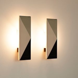 contemporary wall light